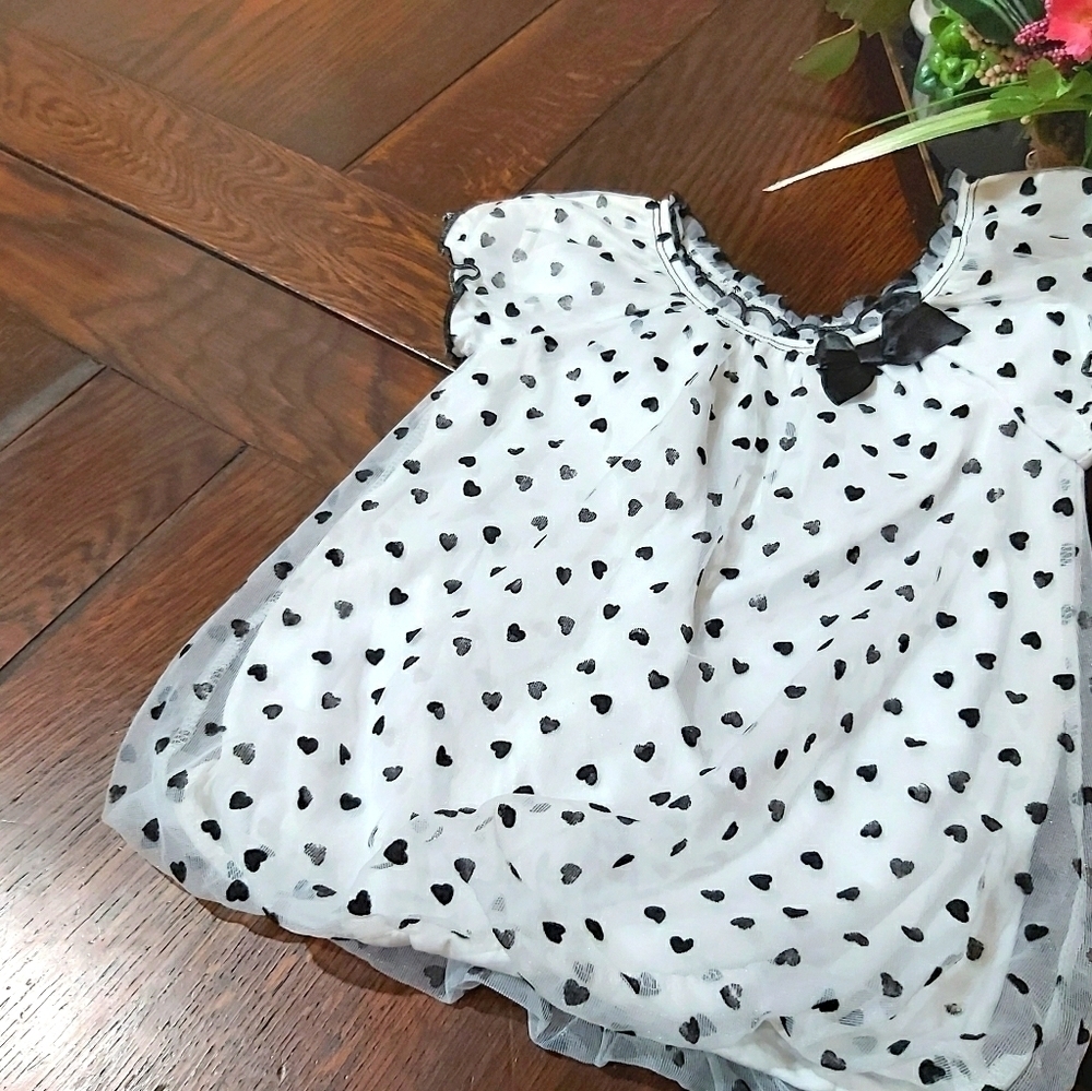 👚Beautiful girls b&w blouse//B2A